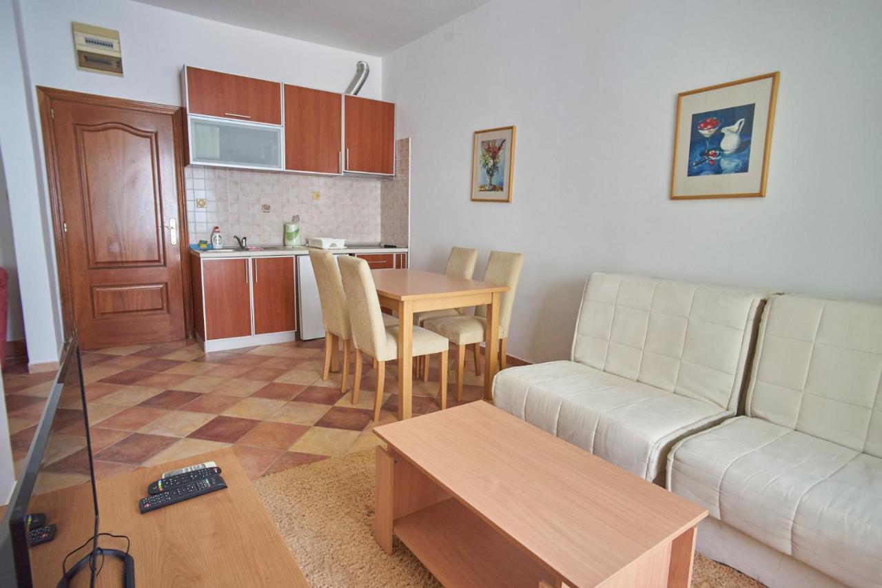 Apartments Secret Garden Светі-Стефан Екстер'єр фото